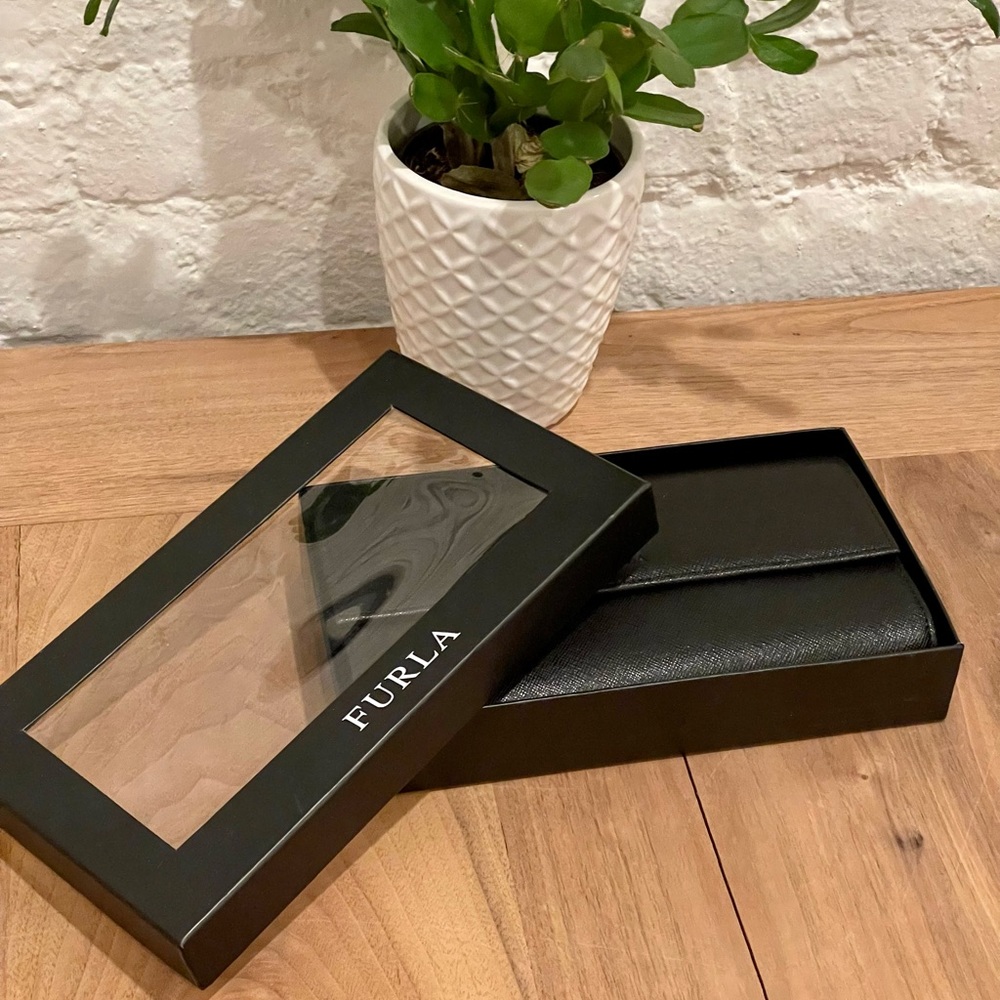 Brand New Furla Onyx Black Cross-Body Bag 👛
